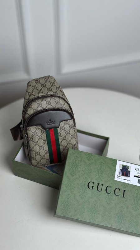 باوتش -  Gucci  - كوبي ماستر / شامل علبة الشركة